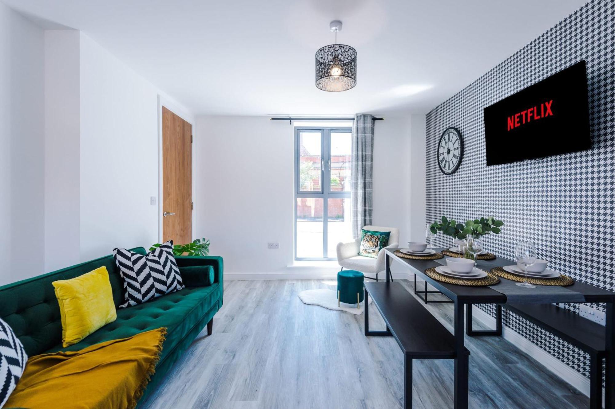Rest&Recharge At Waterway House Manchester Exterior foto